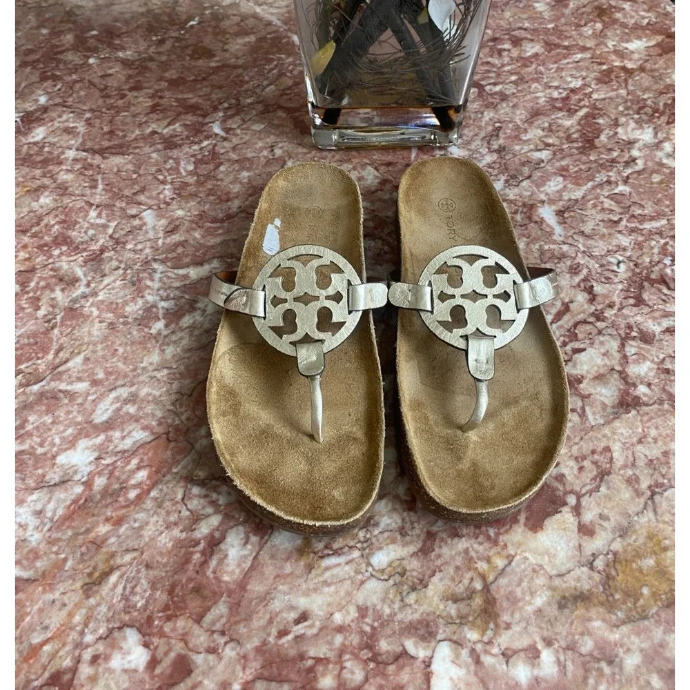 Tory Burch Miller Cloud Metallic Gold Leather Thong Sandal Size 8.5M EUC! $198